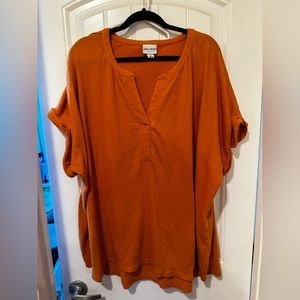 Ava & Viv pumpkin color short sleeve crinkle top